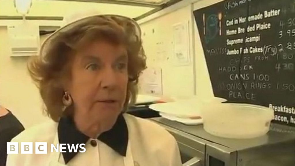 Chip shop owner 'killed wife with boiling oil'