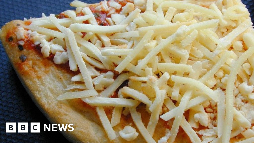 The Saudi Arabian call to boycott Pizza Hut over advert - BBC News