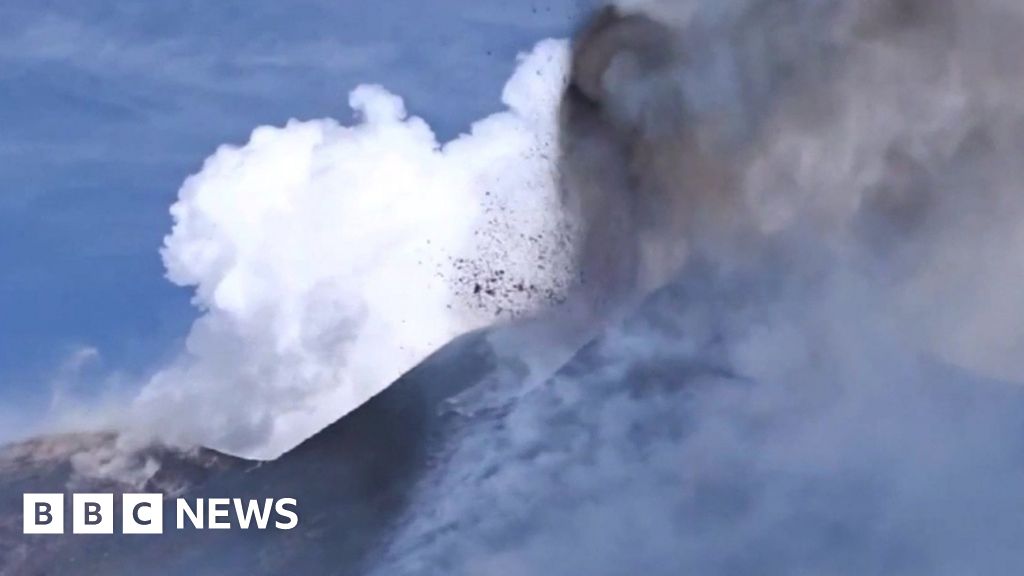 Sicily's Mount Etna erupts BBC News