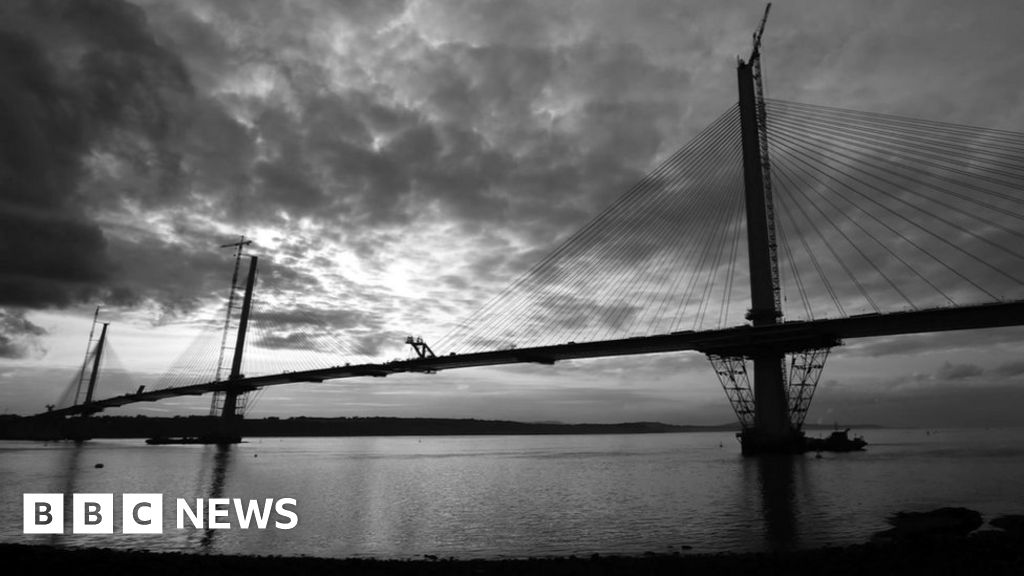 Queensferry Crossing opening timetable 'realistic' - BBC News