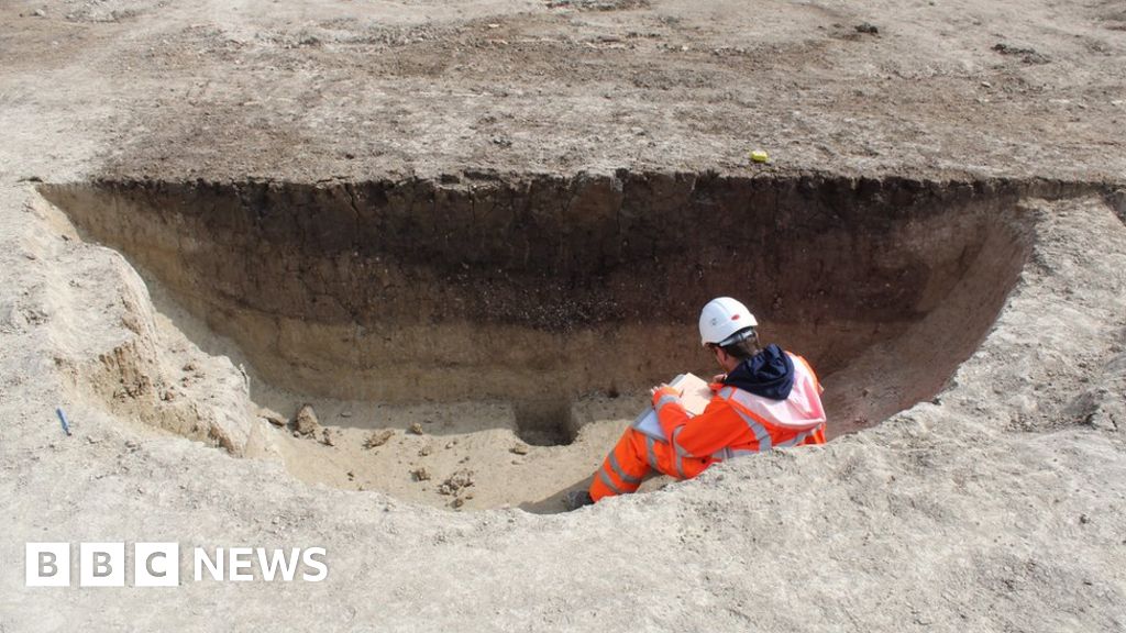 Mesolithic pits found on Houghton Regis building site