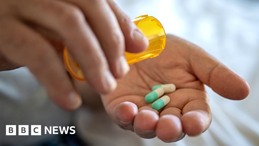 Antibiotic supply gone from bad to worse, say pharmacists