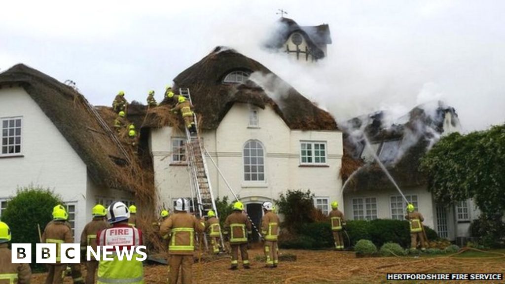 Major thatched roof fire in Codicote in Hertfordshire BBC News