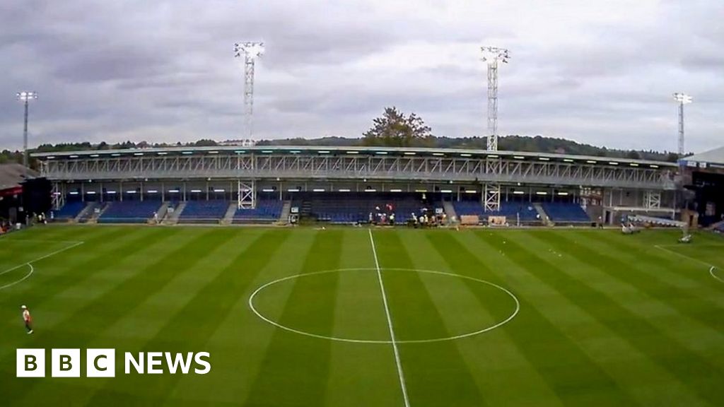 luton-town-bobbers-stand-construction-captured-in-timelapse-bbc-news