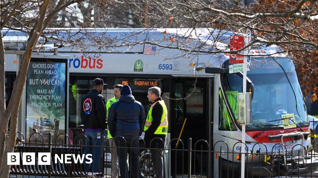 DC metro worker dies as gunman fires at commuters
