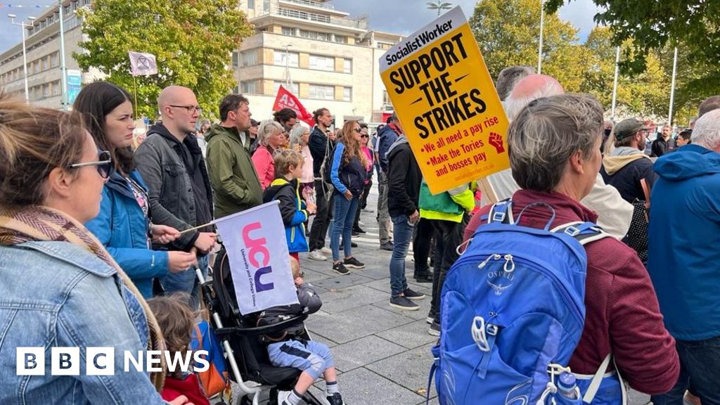 Plymouth Hundreds join cost of living rally BBC News