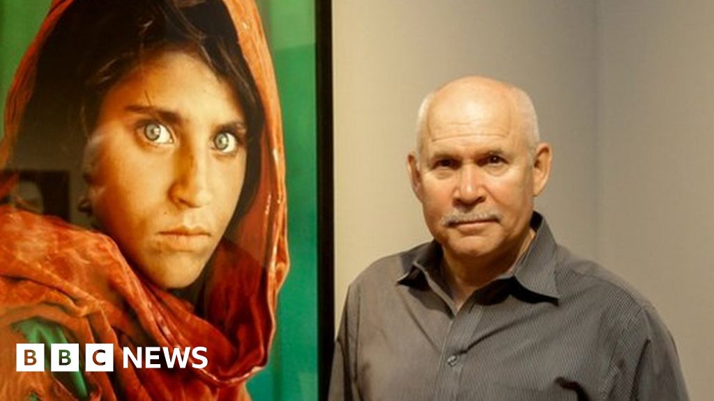 Afghan Girl National Geographic Photographer Vows To Help Bbc News 