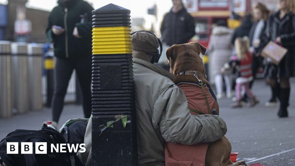 Powers to move rough sleepers over 'smells' dropped after Tory opposition