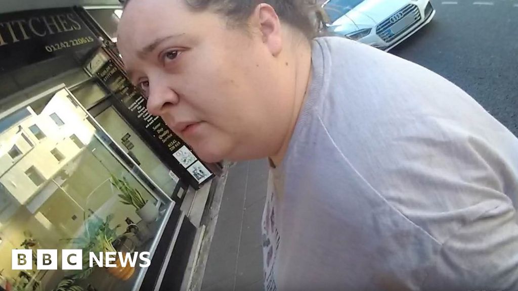 Thief stole bag from woman's wheelchair in Gloucester A&E BBC News