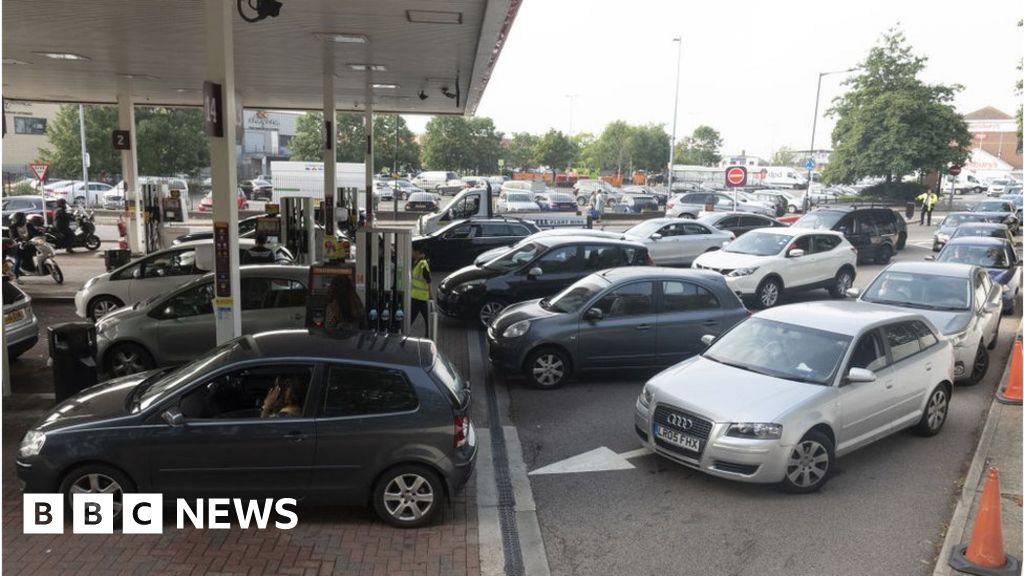 Outlook bleak for drivers as petrol prices surge, says RAC