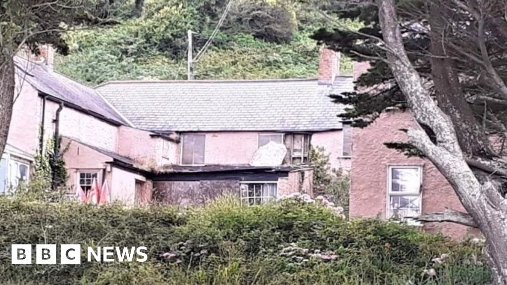 Derelict Cornwall Pink Hotel owners try again to convert building - BBC ...