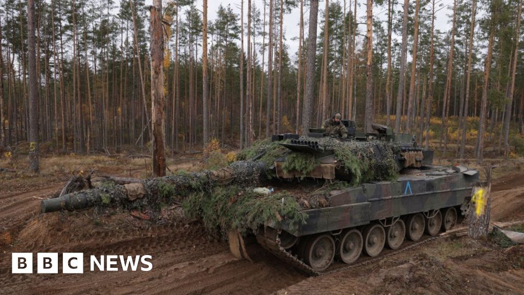Ukraine war: Germany won’t block export of its Leopard 2 tanks foreign minister says – BBC
