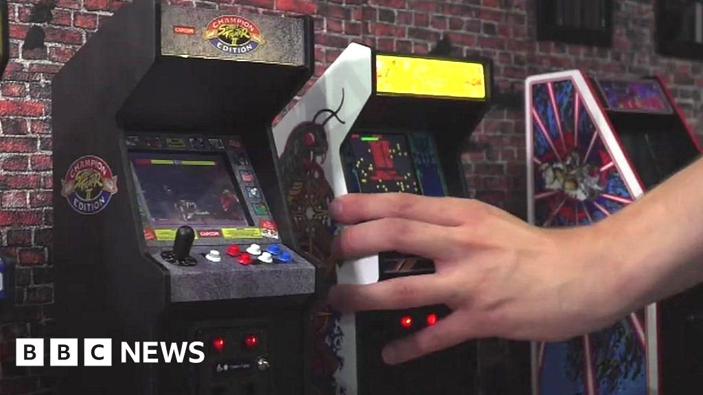 E3 The Retro Arcade Machines That Sit On Your Desk Bbc News