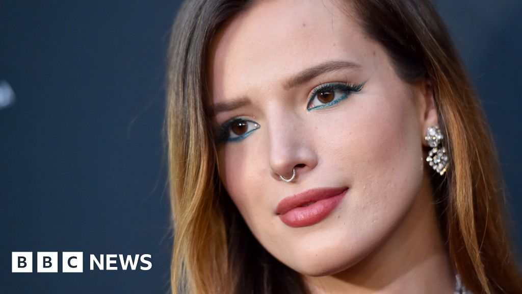 Youngest Fuck Porn - The real (and fake) sex lives of Bella Thorne - BBC News