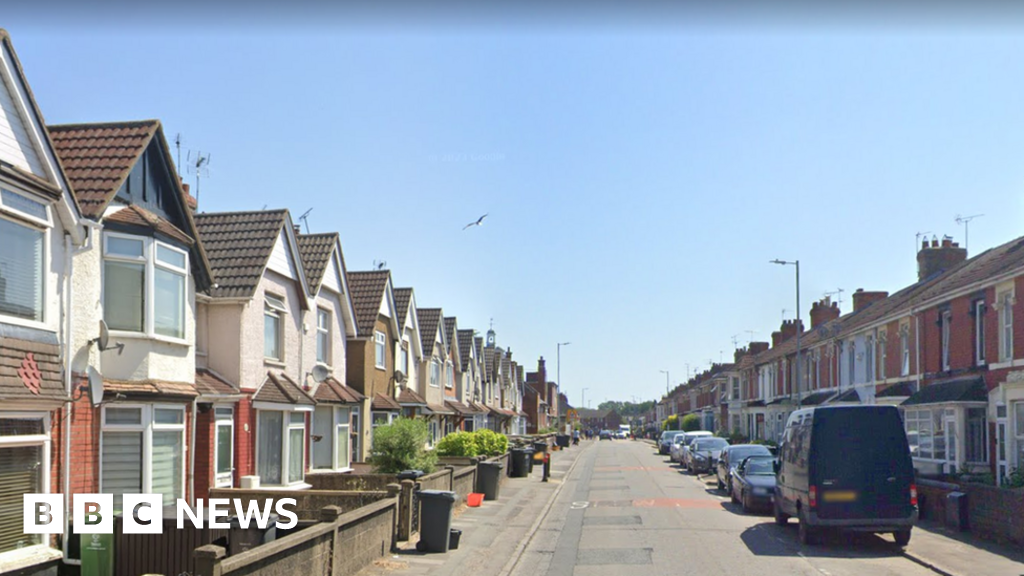 Incidents targeting women in Swindon 'concerning', police say BBC News