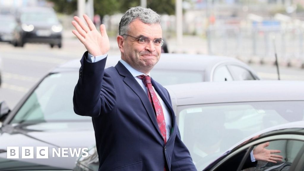 Irish Agriculture Minister Dara Calleary resigns for attending golf dinner