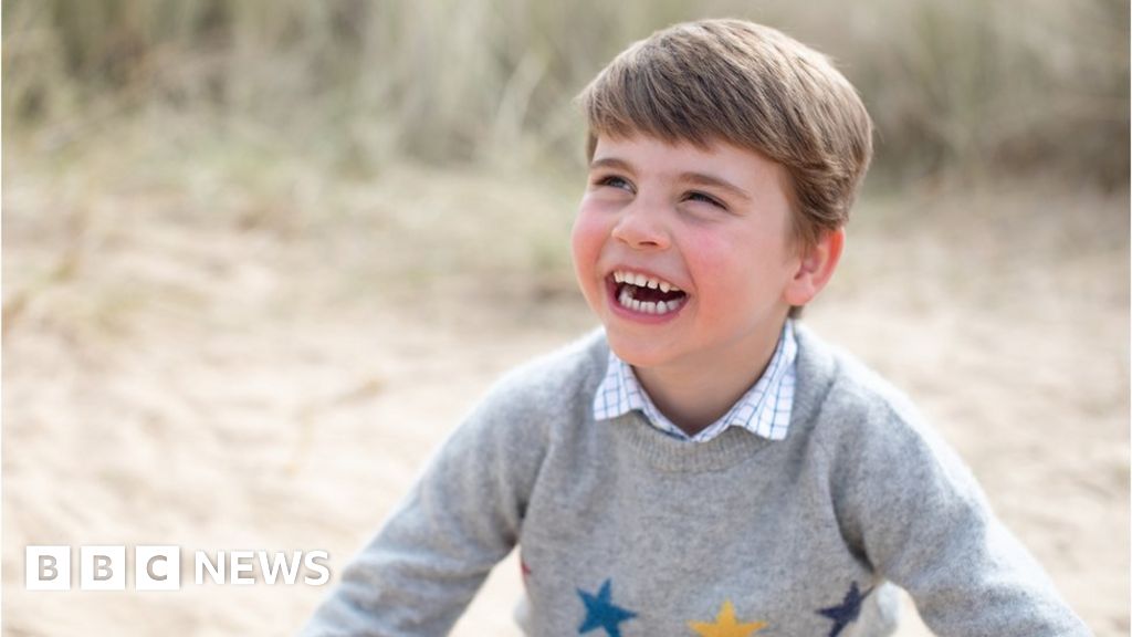 Beach photos mark Prince Louis' birthday