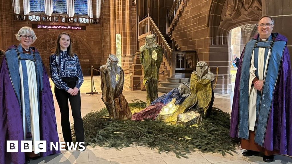 Manx student picked to create Liverpool Cathedral nativity scene - BBC News