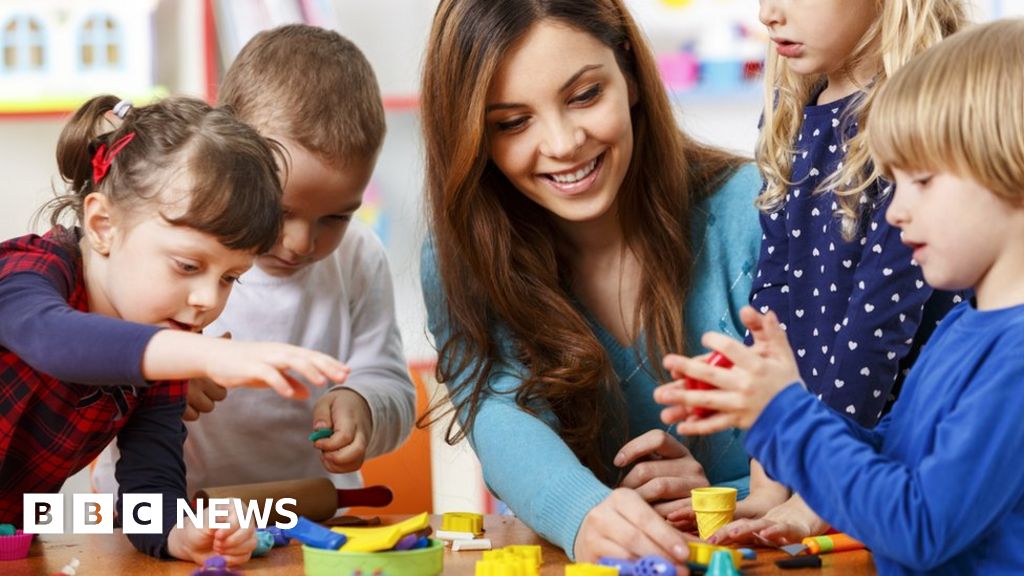 Budget: Jeremy Hunt to announce expansion of free childcare support