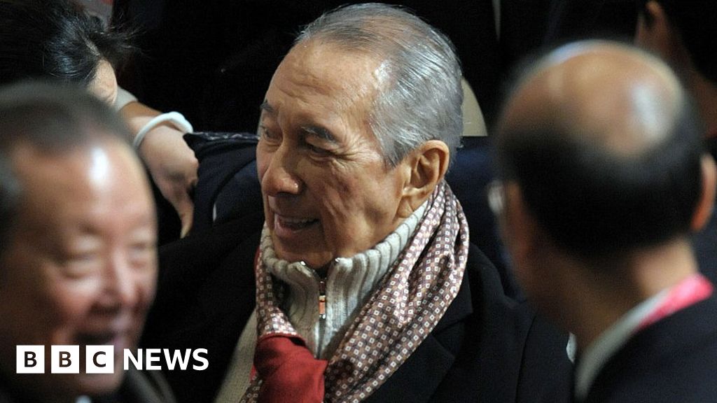 Stanley Ho: Macau casino tycoon dies aged 98