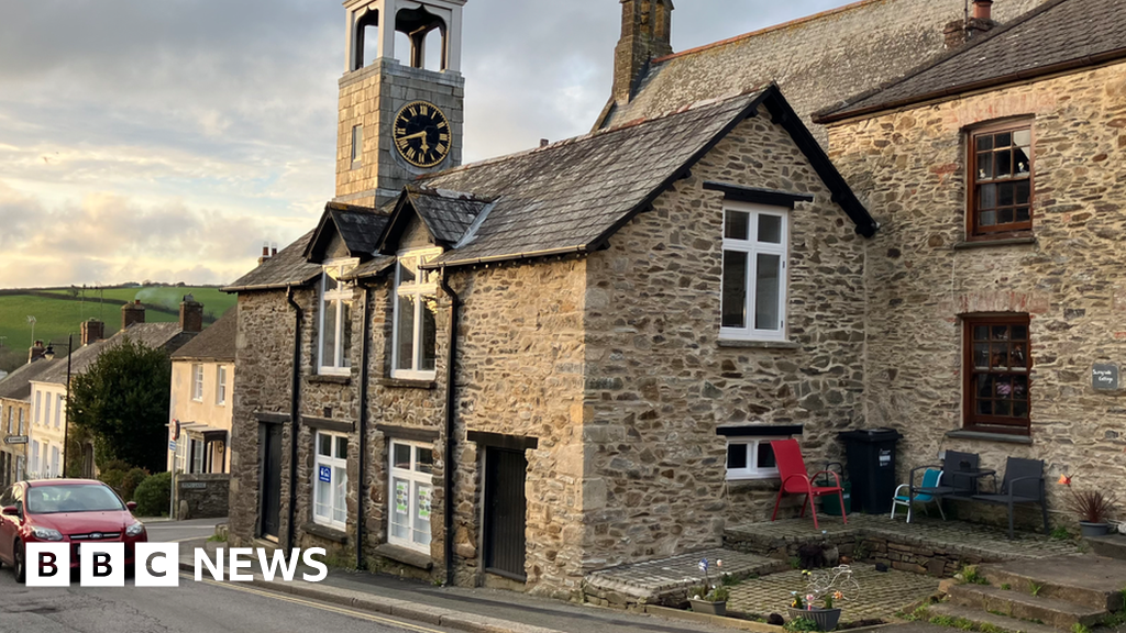 Grampound Town Hall officially reopens 15 months after car crash 