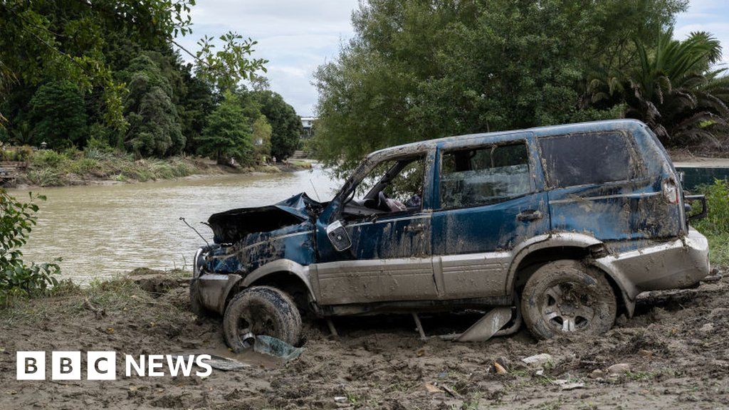 Cyclone Gabrielle: Thousands yet to be contacted after New Zealand storm