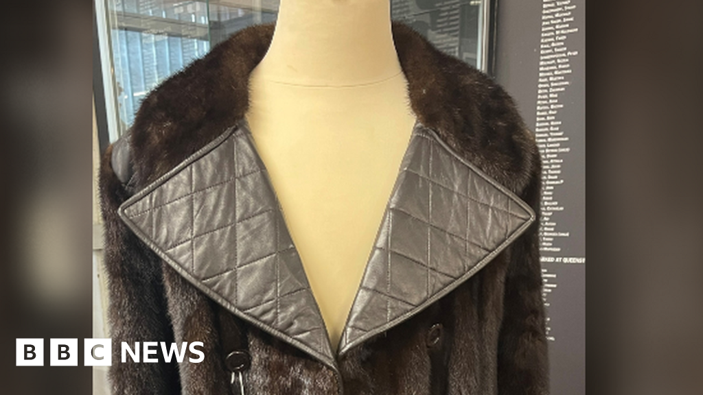 Elvis Presley's coat fetches £128k at Wiltshire auction