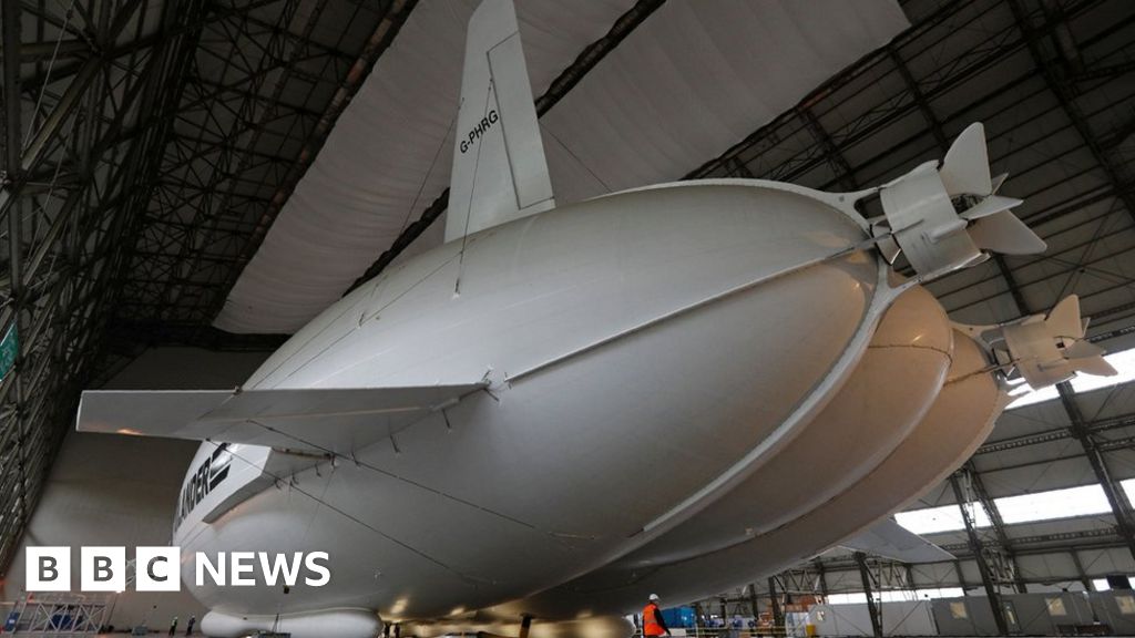 Cardington airship hangar and land sold for £10.5m - BBC News