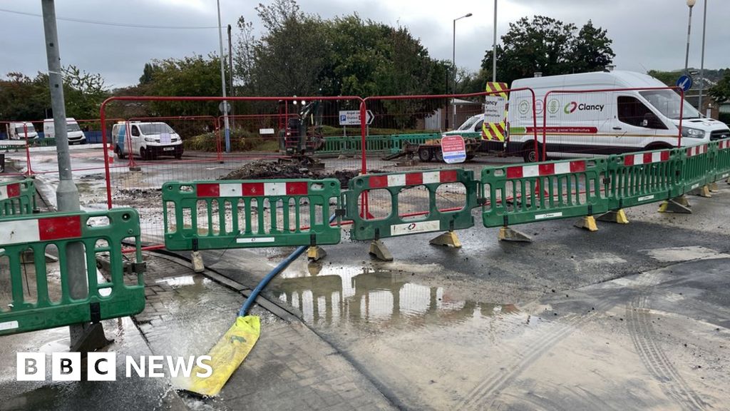 Water returns to Tonbridge after burst main disrupts supply BBC News