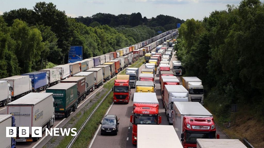 Operation Stack lorry park decision 'taken hastily' - BBC News