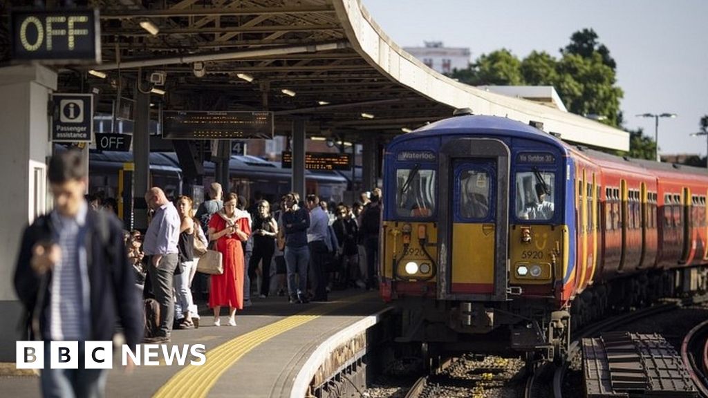 Rail strikes: Parties struggle to deal with the politics of pain