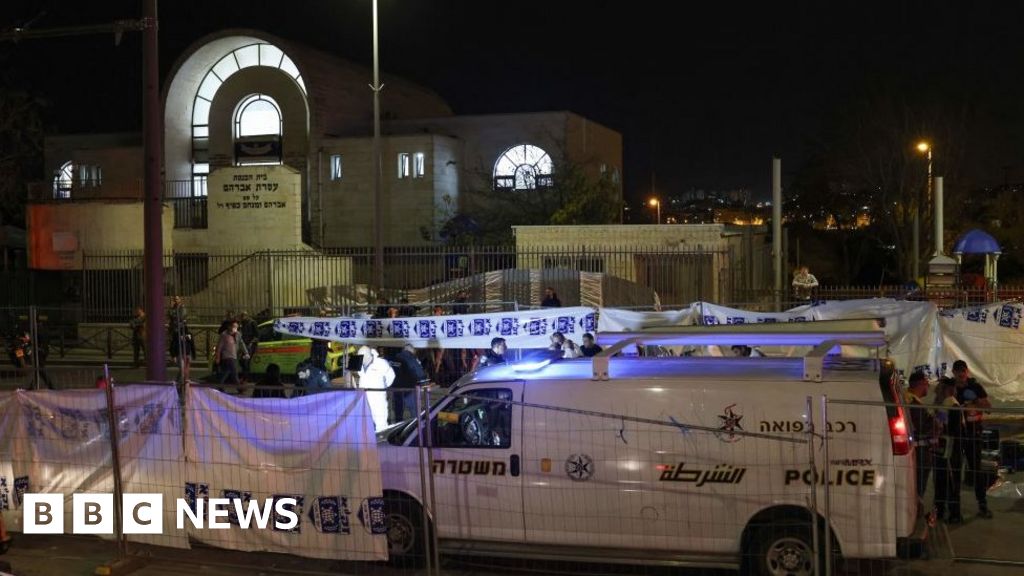 Jerusalem synagogue attack: Seven killed in shooting – BBC