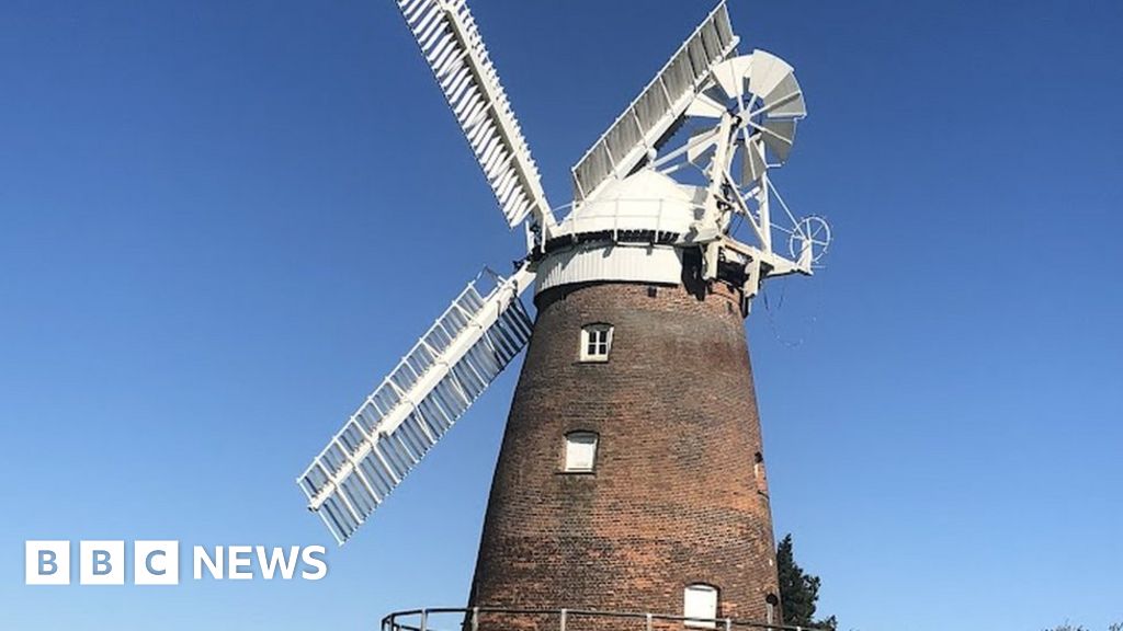 Thaxted: John Webb's Mill receives grants worth £150,000 - BBC News