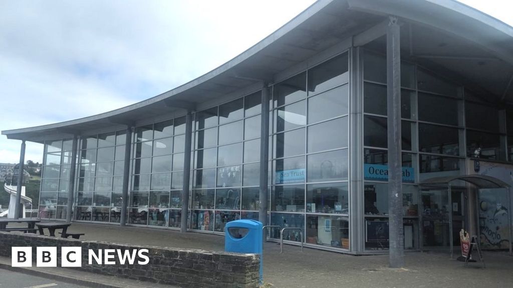 Sea Trust Ocean Lab aquarium in Goodwick saved - BBC News