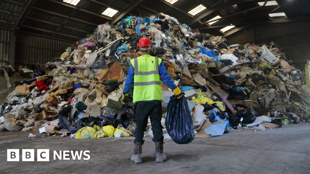 Thousands sign up to count plastic waste for a week