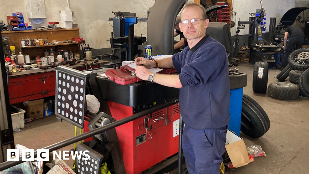 Environment activists let down 4x4s' tyres in Falmouth BBC News