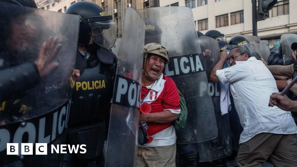 Peru: Police clash with protesters in capital Lima