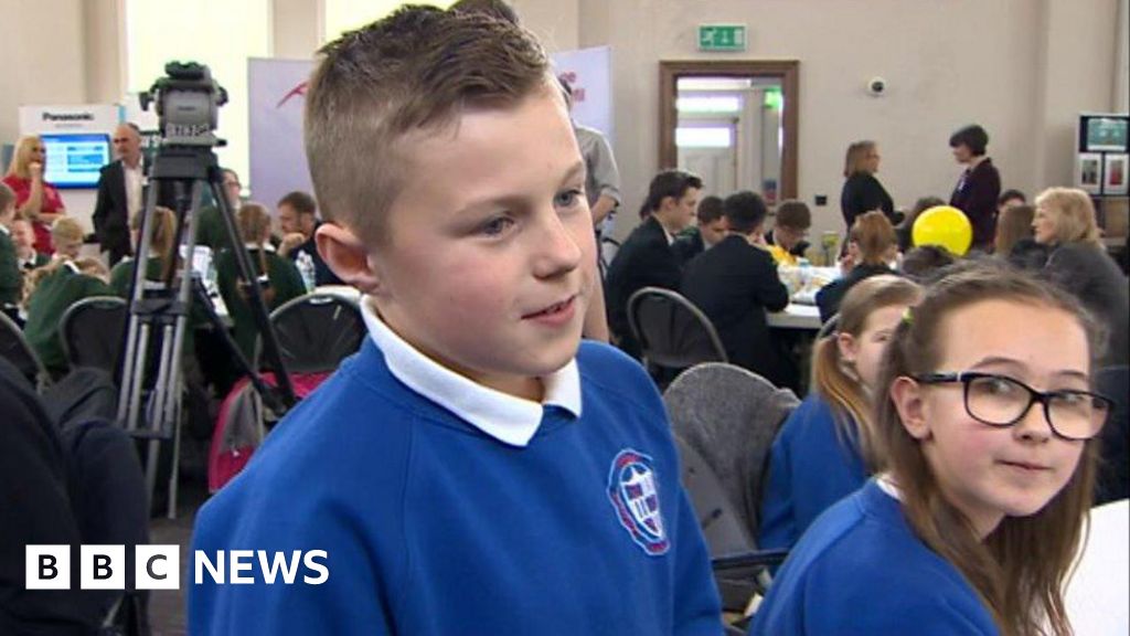 Tredegar primary pupils think of engineering career BBC News