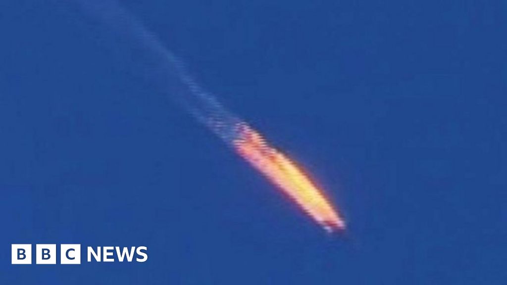 Turkey releases audio of 'warning' to downed Russia jet - BBC News