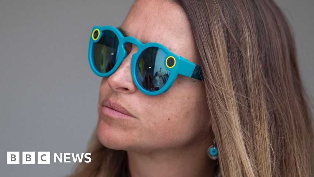 Snapchat Loses 40m On Flop Spectacles Bbc News