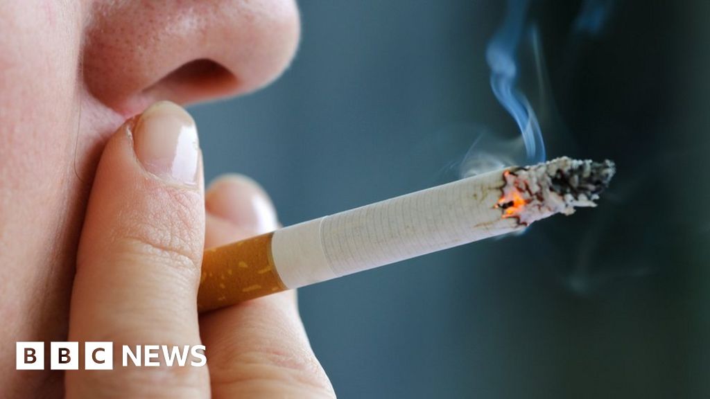 Smokingrelated illnesses put 35,000 in hospital a year, report says
