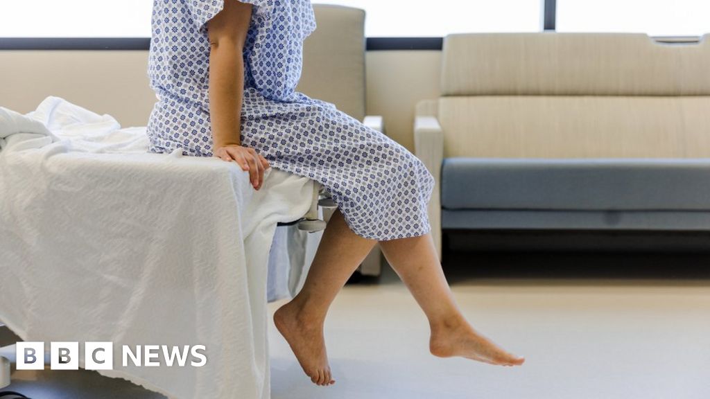 'Appalling' NI gynaecology waits under rapid review