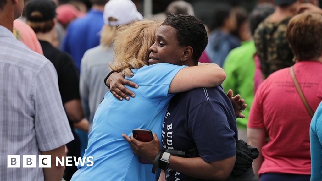 Virginia Beach killings: City names 12 victims of mass shooting