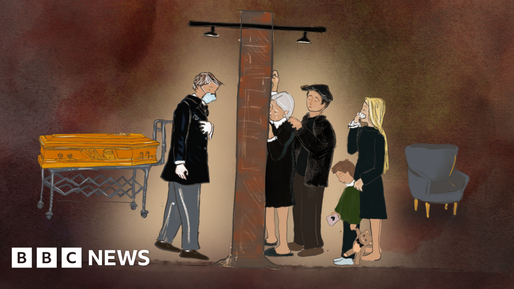 Coronavirus: How Covid-19 is denying dignity to the dead in Italy - BBC New