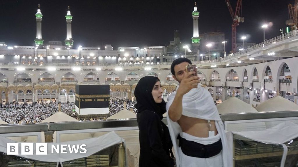 Two Million Muslims Begin Hajj Pilgrimage In Mecca Bbc News