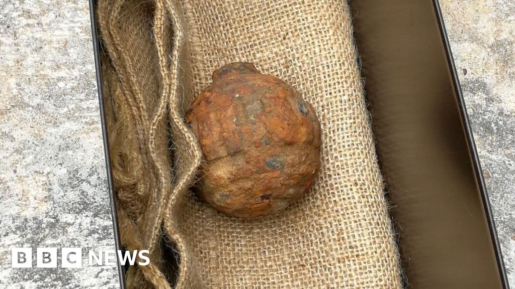 World War One Grenade Among Potatoes At Hong Kong Crisp Factory Bbc News - grenade roblox id gear