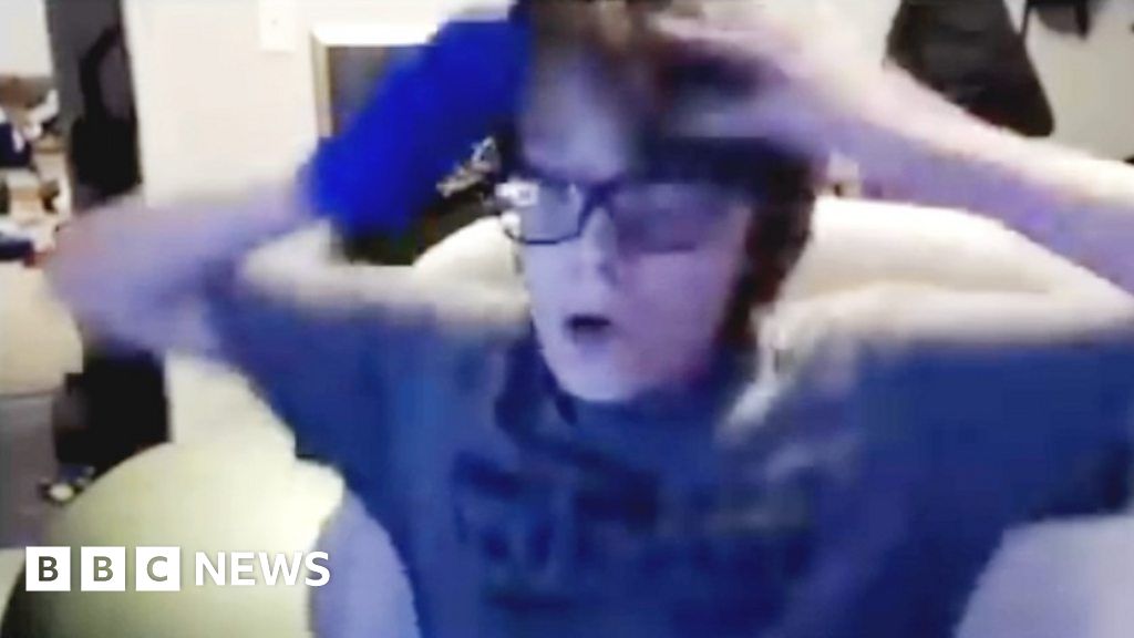 Tetris: Watch moment US teenager becomes 'first to beat game'