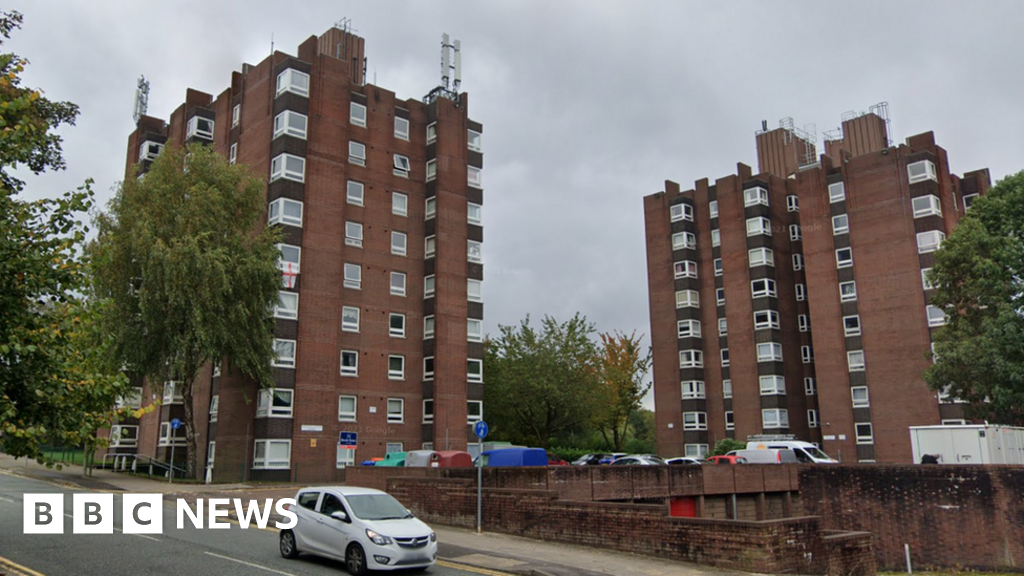 'Deteriorating' Stoke-on-Trent flats could be demolished - BBC News