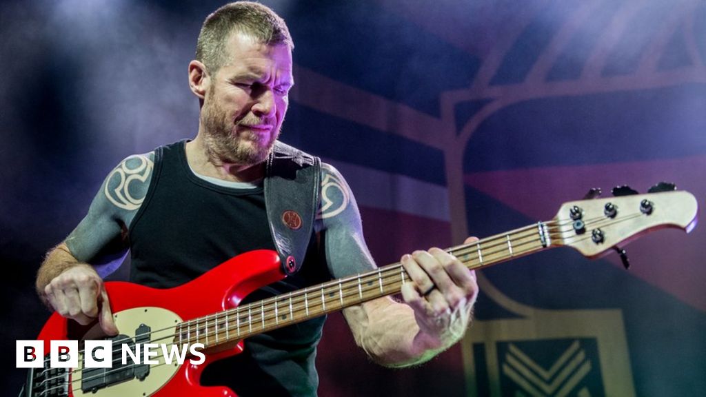 Басист Rage Against the Machine Тим Коммерфорд болен раком простаты
