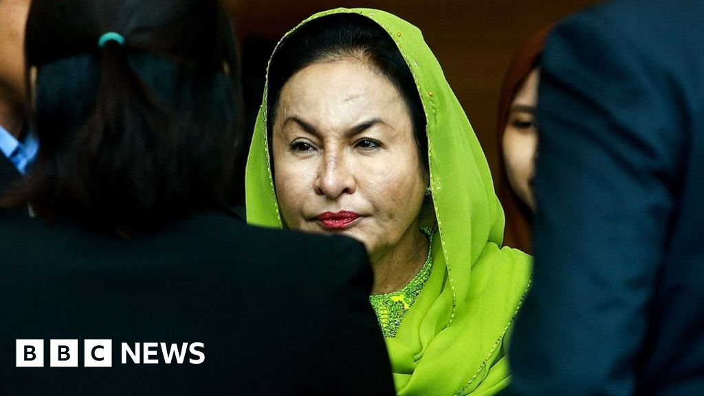 Wife Of Former Malaysian Pm Najib Charged With Money Laundering Bbc News 